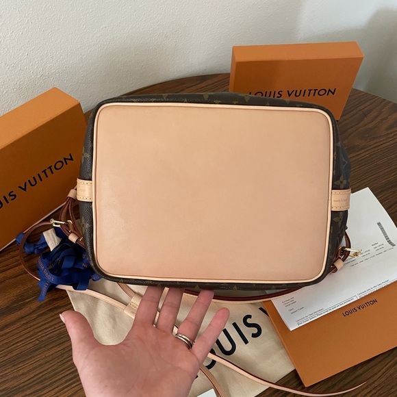 ♥️sold♥️Louis Vuitton Petite Noe Monogram Bucket Bag - Picture 6 of 16